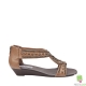 Sandale din piele cu platforma joasa, accesorizate cu tinte metalice
