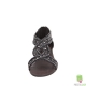 Sandale din piele cu platforma joasa, accesorizate cu tinte metalice