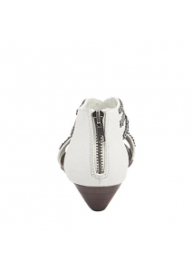 Sandale din piele cu platforma joasa, accesorizate cu tinte metalice