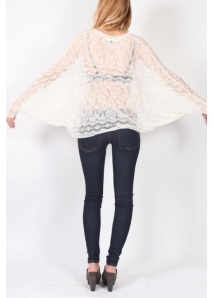 Top din dantela cu model floral cu maneci "aripi de liliac"
