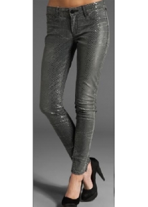 Colanti skinny din denim subtire, ultra-glossy, cu textura "solzi de sarpe"