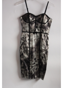 Rochie bodycon satinata, cu corsaj push-up si animal-print abstract