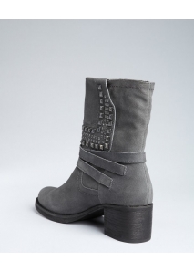 Botine moto din piele, cu toc jos, gros si tinte metalice 