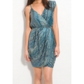 Rochie asimetrica din chiffon, cu print de pene