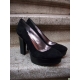 Pantofi pumps din piele intoarsa, cu bot prelung si platforma zimtata