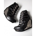Botine din piele cu platforma sculpturala cu aplicatie metalica