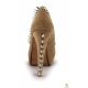 Pantofi pumps din piele cu toc curbat, bot migdala, accesorizati cu tinte si tepi