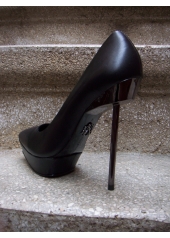 Pantofi pumps din piele, cu bot ascutit, toc metalic si platforma