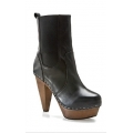 Botine din piele cu insertie de elastic si platforma din lemn