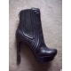 Botine din piele cu insertie de elastic si nervuri, cu toc asimetric