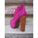Botine din piele cu toc din lemn si platou supradimensionat, acoperite cu par ponei "animal-print" neon