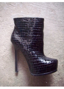Botine din piele lacuita reliefata "croco" cu platforma ascunsa si toc supradimensionate