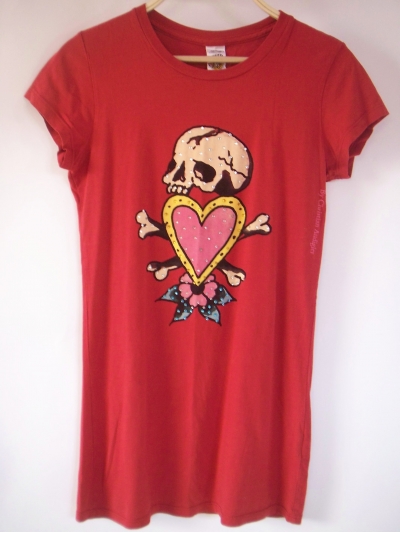 T-shirt cu imprimeu grafic "cap de mort" accesorizat cu cristale