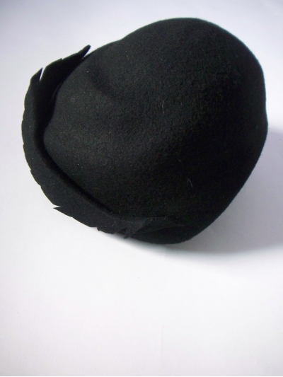 Palarie / toca british asimetrica, din lana