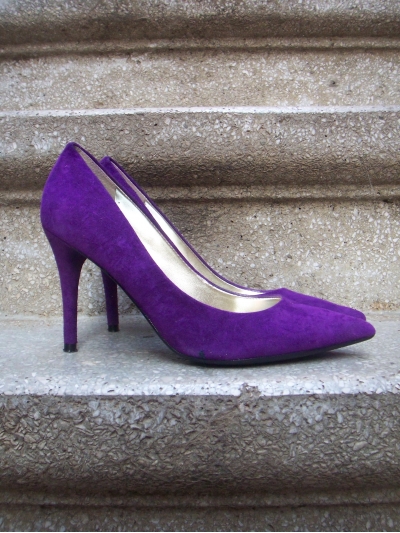 Pantofi pumps din piele intoarsa colorata neon, cu varf ascutit