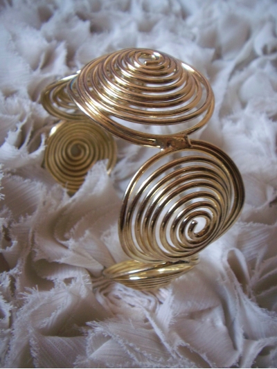 Bratara metalica din spirale, pentru cot