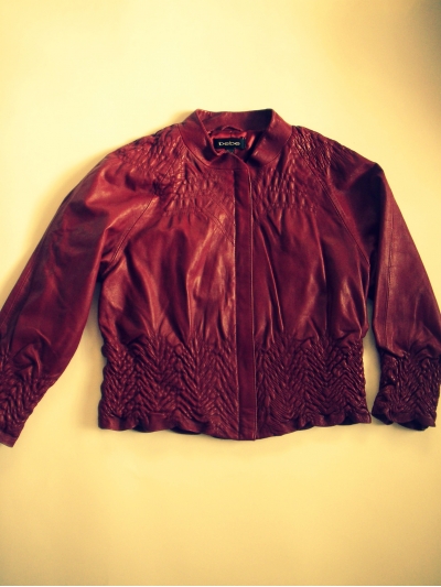 Geaca scurta din piele, cu maneci 3/4 raglan