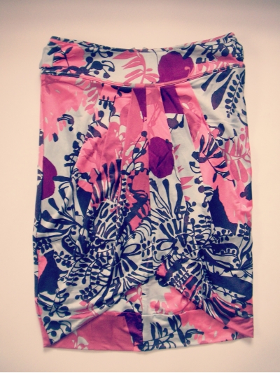 Fusta cu imprimeu floral digital, asimetrica