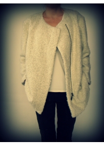 Jacheta cocoon din boucle