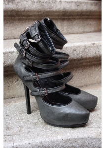 Pantofi pumps din piele cu multe barete subtiri pe glezna