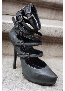 Pantofi pumps din piele cu multe barete subtiri pe glezna