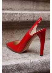 Pantofi pumps din piele lacuita, cu bot ascutit si bareta pe calcai