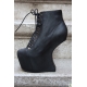 Botine sculpturale din piele, cu platforma si fara toc