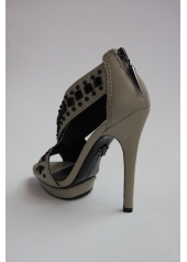 Sandale din piele cu barete late in X accesorizate cu tinte