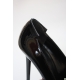 Pantofi pumps din piele lacuita, cu bot ascutit si toc stiletto, decupati asimetric